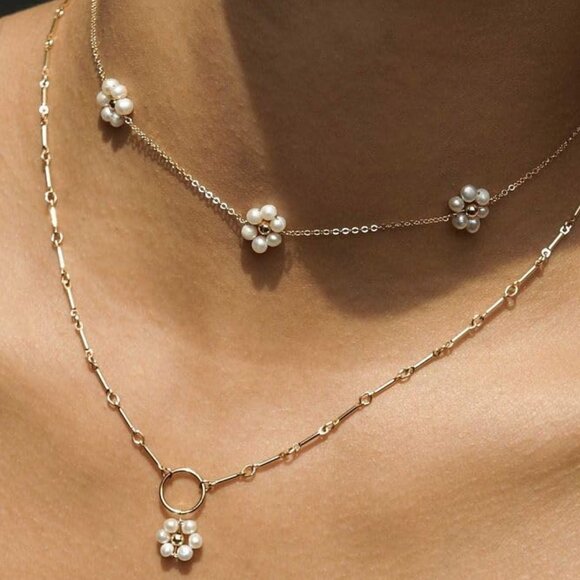 Women's Pearl Daisy Dainty Necklace 17in - Picture 2 of 2